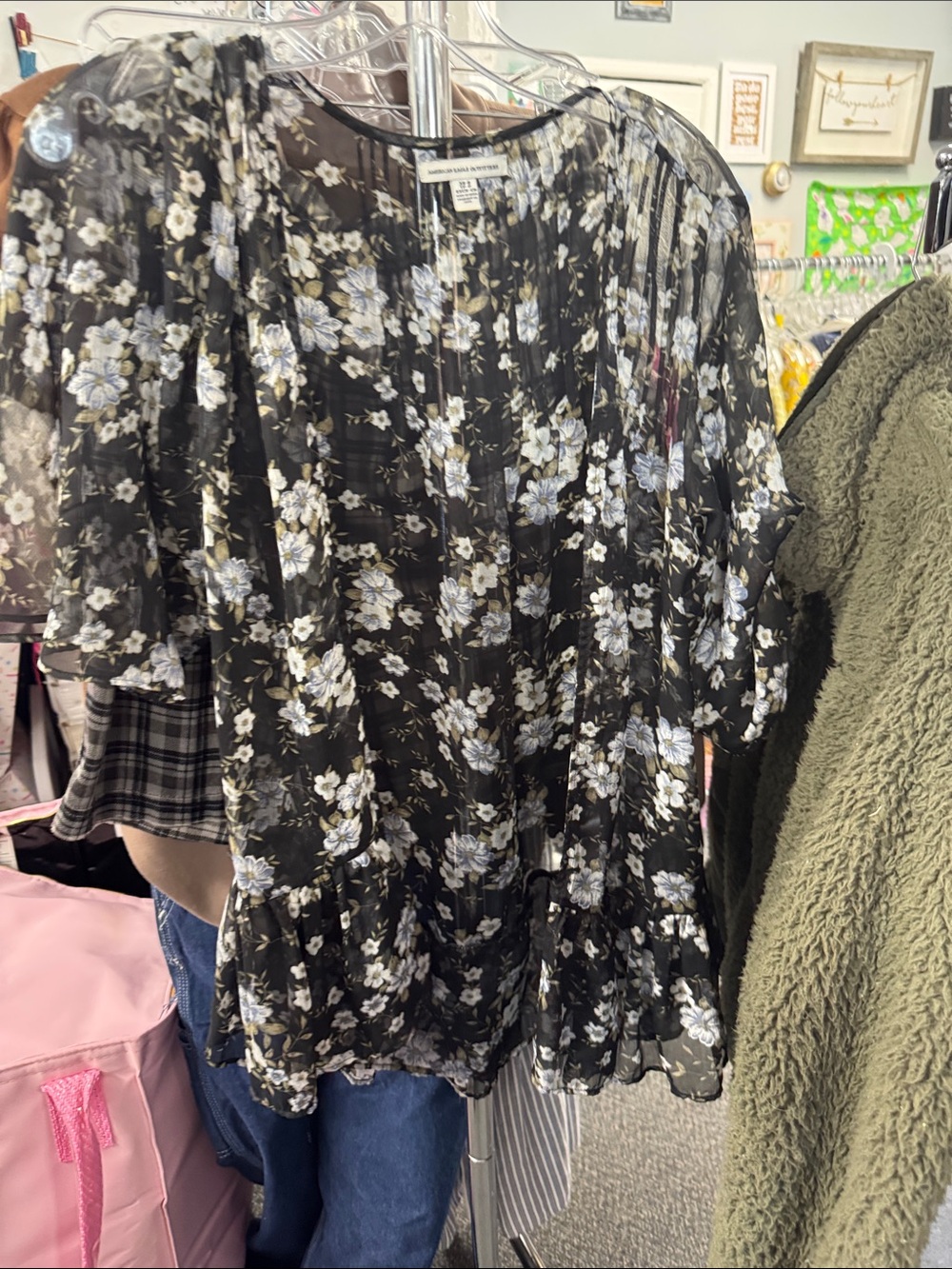 American eagle open sheer floral top XS/S // 091610